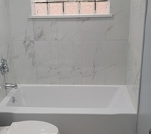 4th image of 5841 W Touhy Ave
