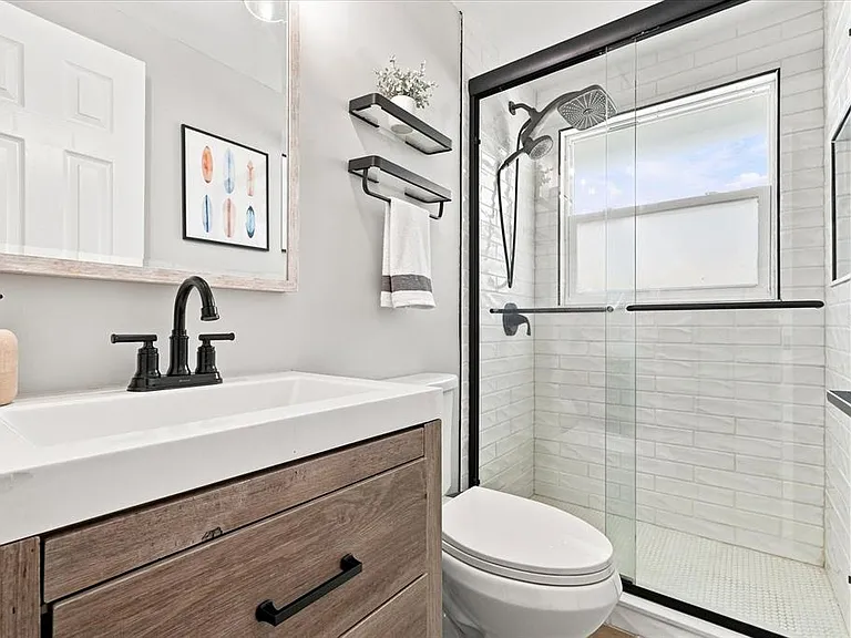 2449 Wood St — Photo 23