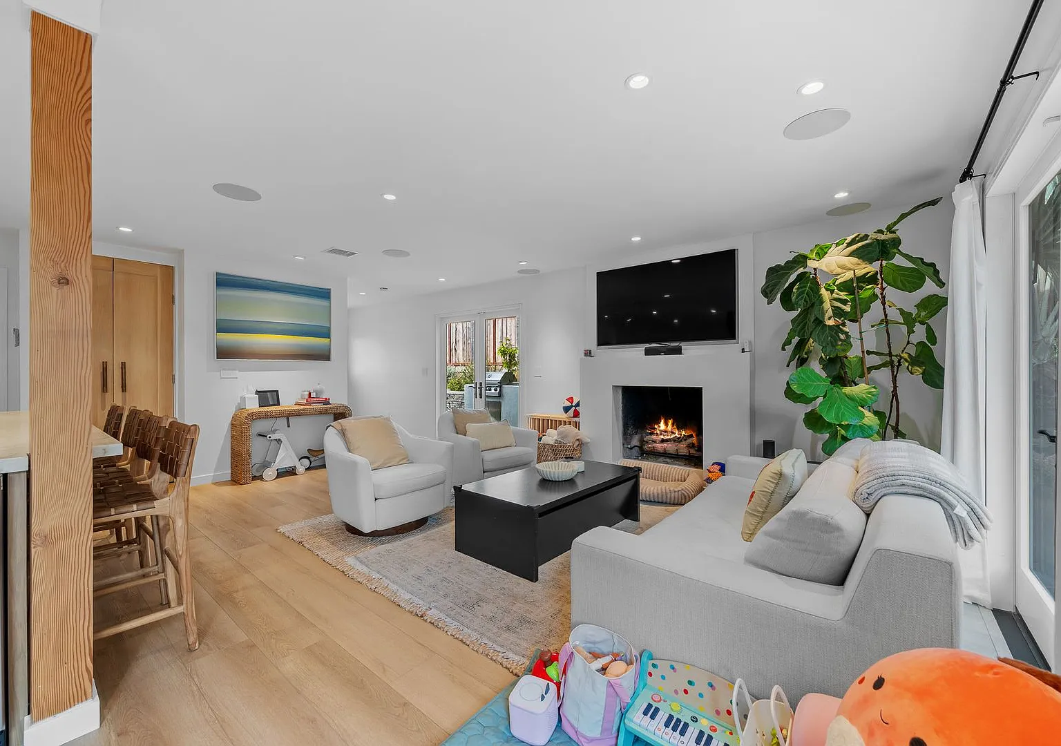Luxury Coastal Living in Encinitas — Photo 3