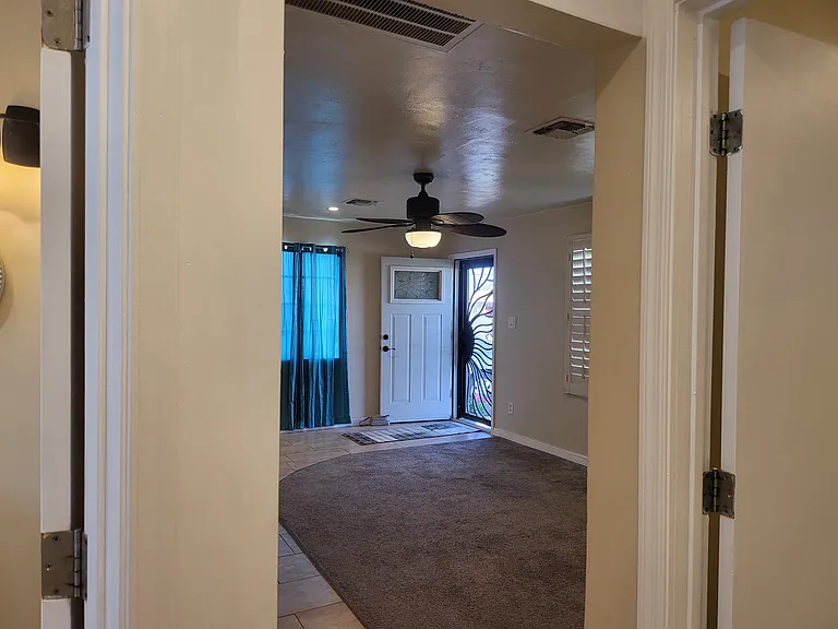1040 N 27th Pl — Photo 97