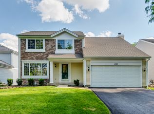 448 Bourbon Ln, Naperville, IL 60565
