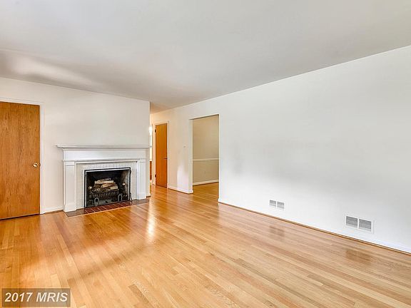 4th image of 6432 Noble Dr