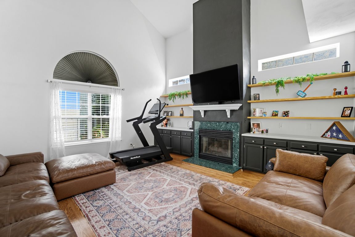 next background image