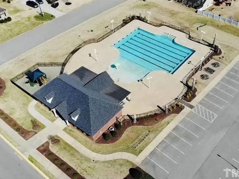 Community pool
