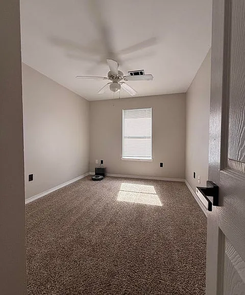 2123 Tom St — Photo 23
