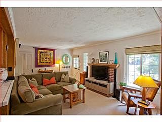 4th image of 1440 Mills Ct