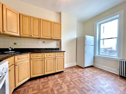 Rented by Parlor Real Estate Corp | media 14