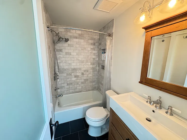 2nd Floor Full Bath