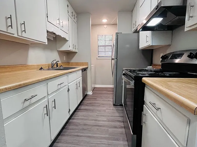 3207 Jim Lee Rd — Photo 5