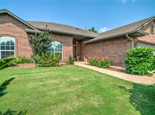 17309 N Platinum Ln, Edmond, OK 73012