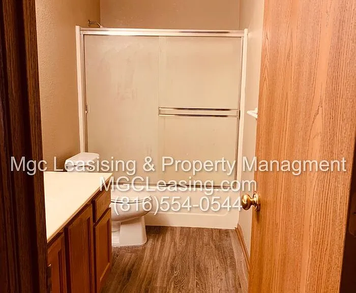 206 NW Parker Dr — Photo 6