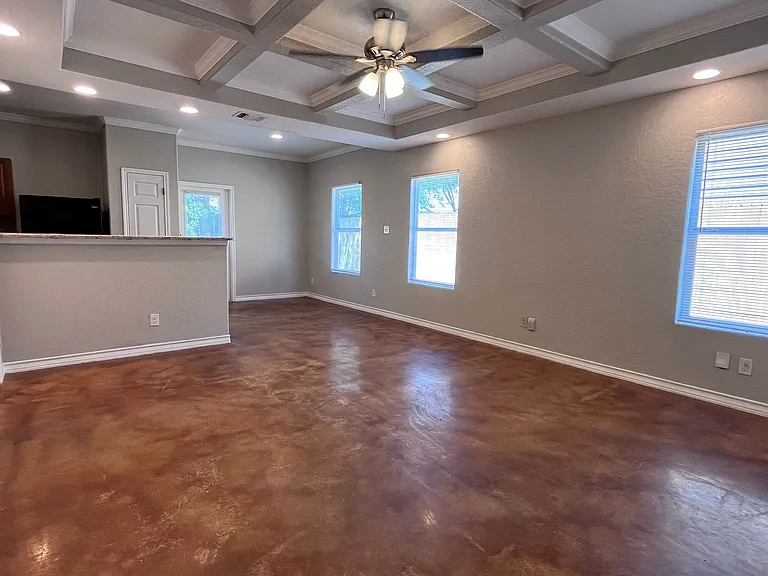 5107-5109 Flipper Dr — Photo 3