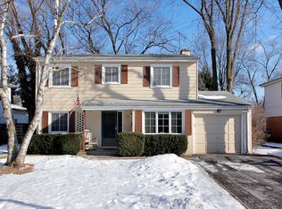 203 Avon Ave, Northfield, IL 60093