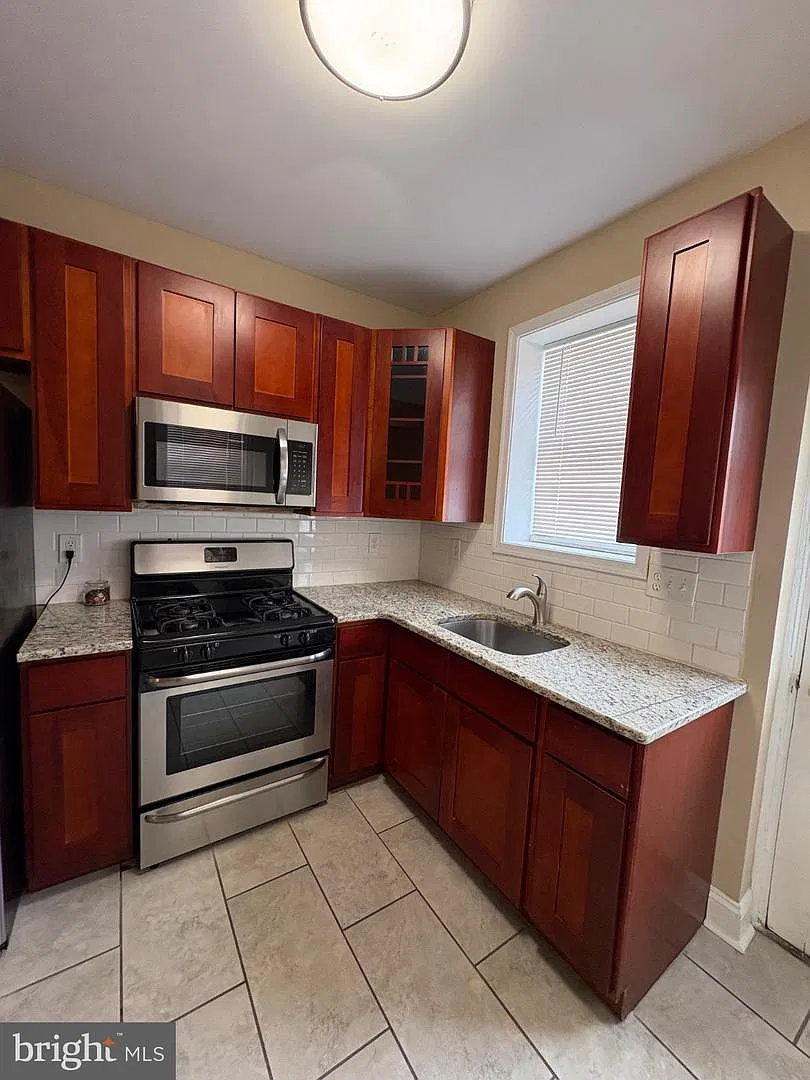 2 bed, 860 sqft, $1,500 — Photo 3