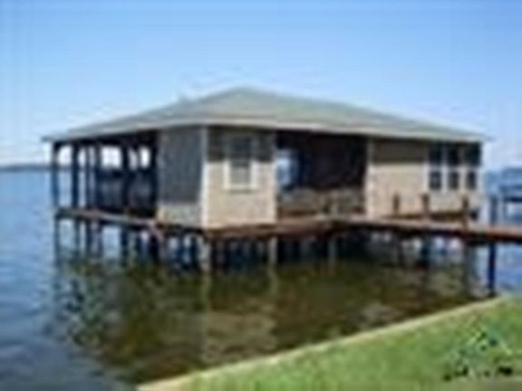 2nd image of 196 Lake Bluff Dr