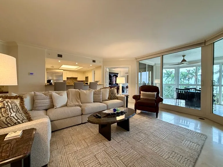 4021 Gulf Shore Blvd N #202 — Photo 4