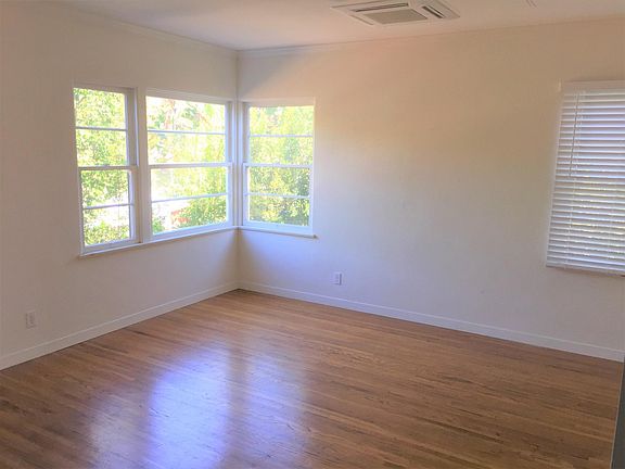 2nd image of 2462 Oak St APT B