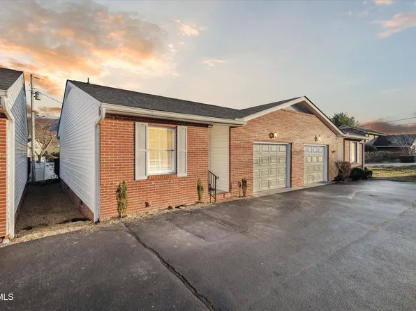 2 E Tunbridge Ct, Johnson City, TN 37604