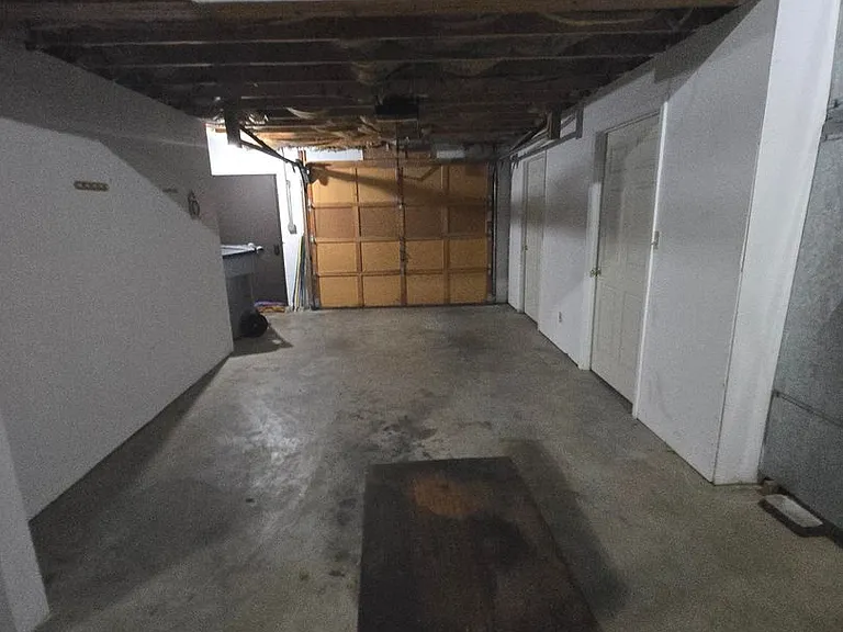 104 Hampton Ct — Photo 32