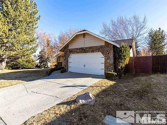 3rd image of 1101 W Winnie Ln