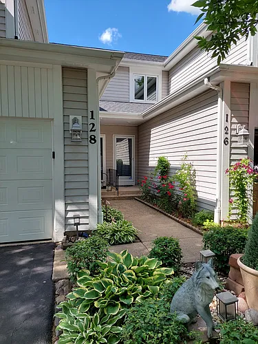 126 Hampton Ave Photo 1