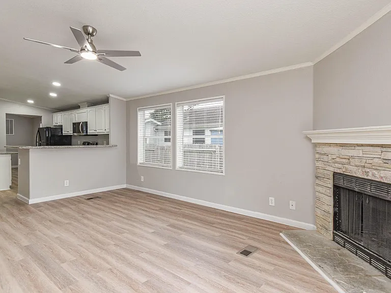 10210 Berrypatch Ln — Photo 11