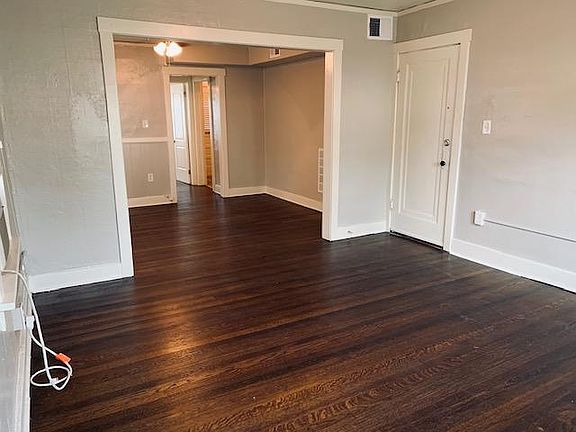 3rd image of 1115 W 40th St #2W