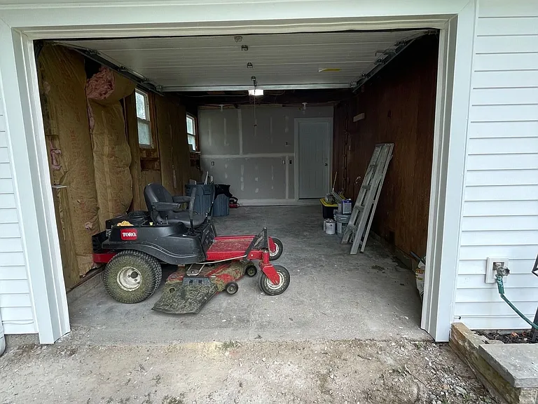 321 Monroe St — Photo 12