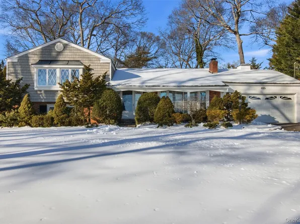 83 Woodlawn Avenue, East Moriches, NY 11940