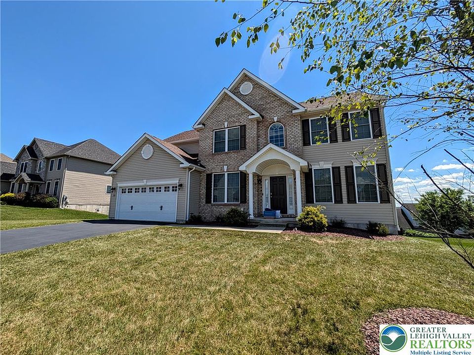 1st image of 250 Danbury Dr