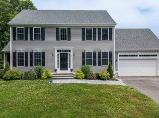 2 Wildwood Ter, Mattapoisett, MA 02739