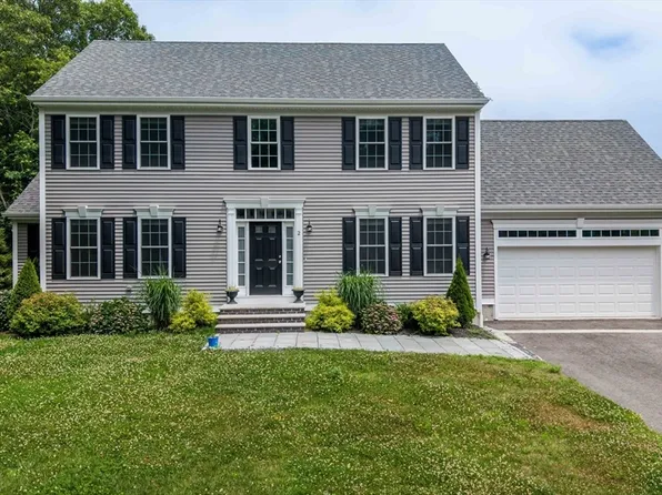 2 Wildwood Ter, Mattapoisett, MA 02739