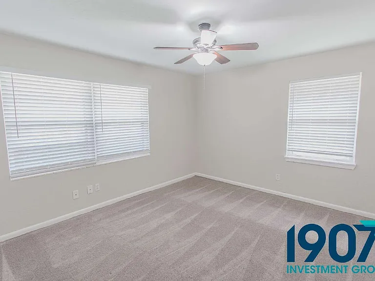 1832 Brighton Ave — Photo 10