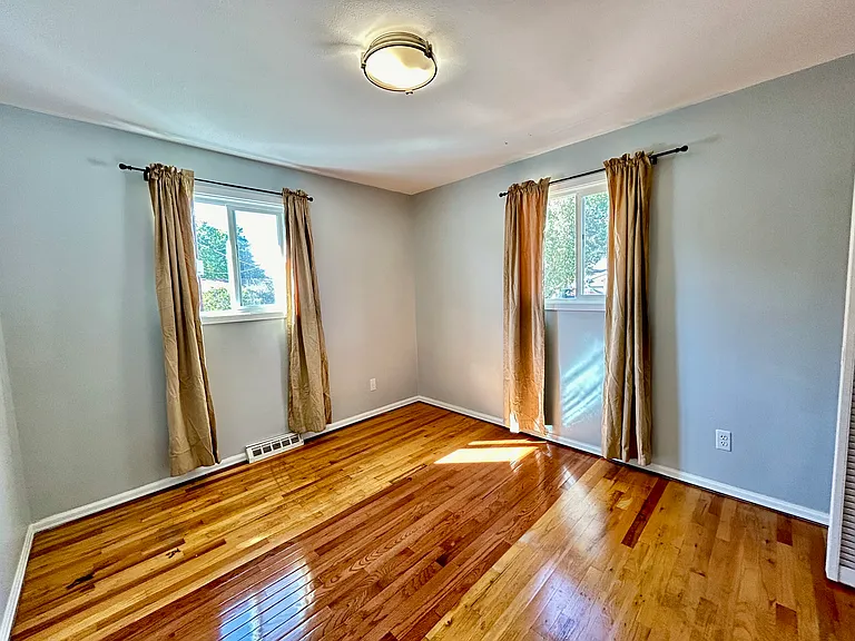 7531 Yates St — Photo 6