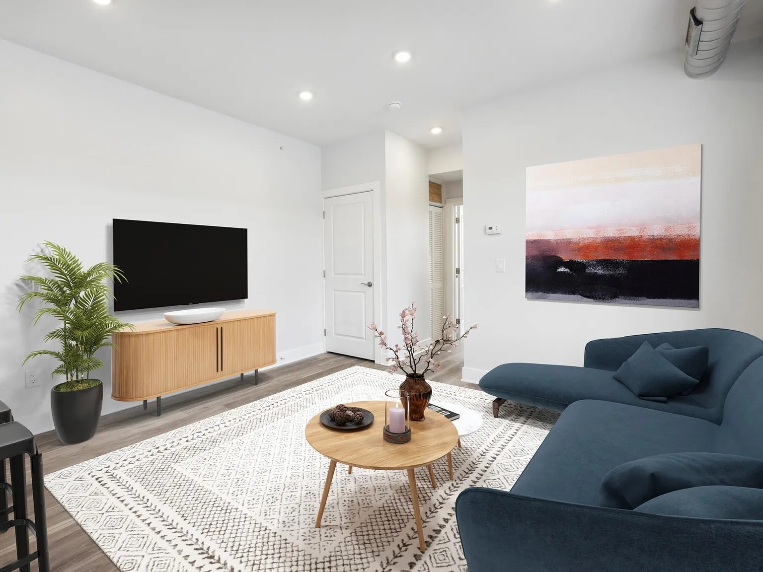 1 bed, 1000 sqft, $1,300 — Photo 2
