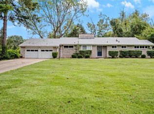 1124 Basswood Ln, Saint Louis, MO 63132
