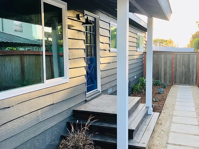 Entry / Front Door