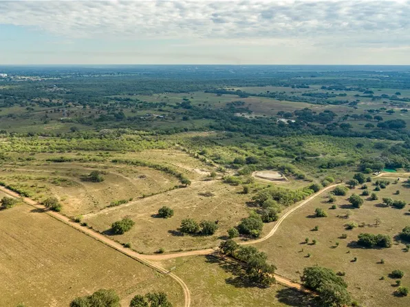 1116 Earl Williams Rd, Cuero, TX 77954