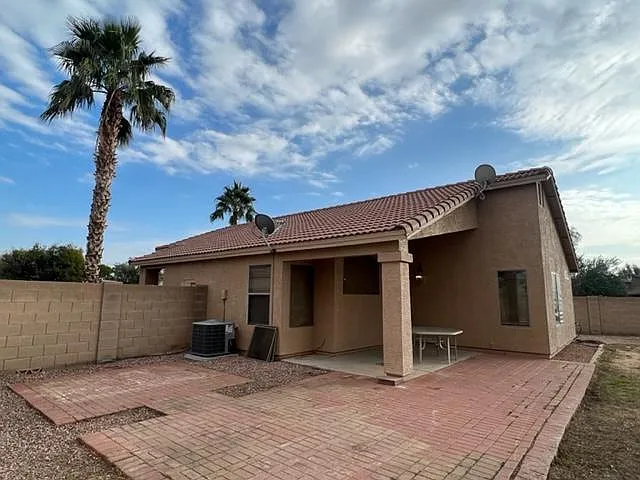 13354 W Mauna Loa Ln — Photo 2