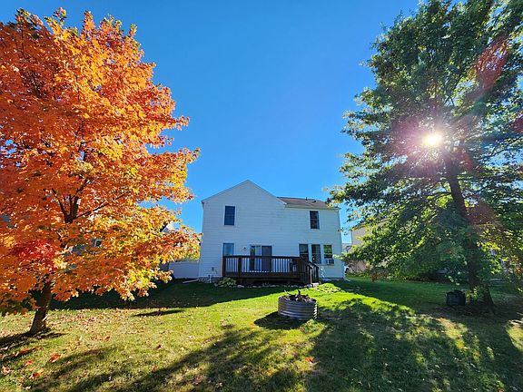 2nd image of 5184 Meadow Crest Cir
