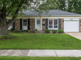 708 Hayward Ave, Streamwood, IL 60107