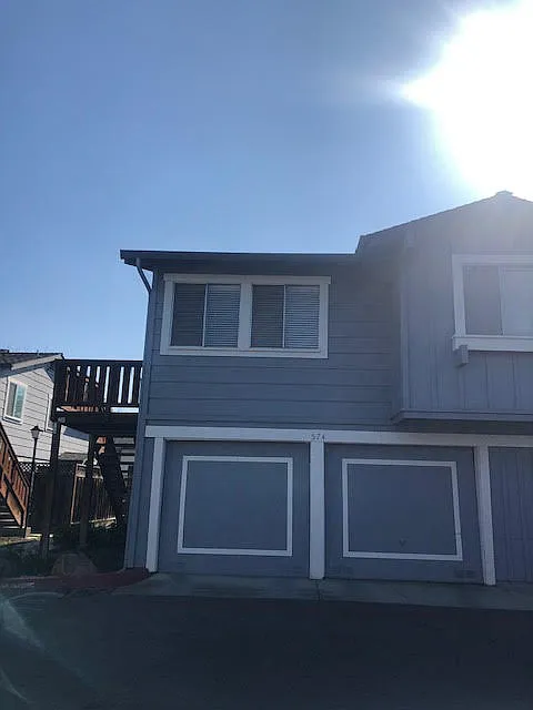 574 Groth Dr photo 1