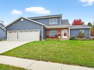 1029 W 60th St, Davenport, IA 52806