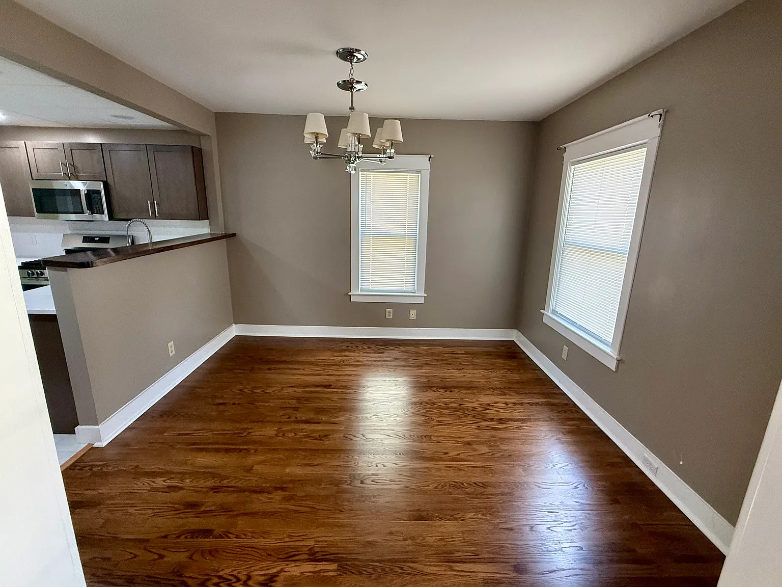 3 bed, 1100 sqft, $2,000 — Photo 4