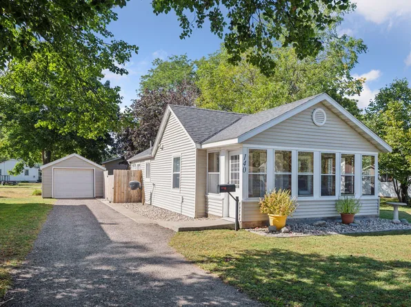 140 S Grove St, Belle Plaine, MN 56011