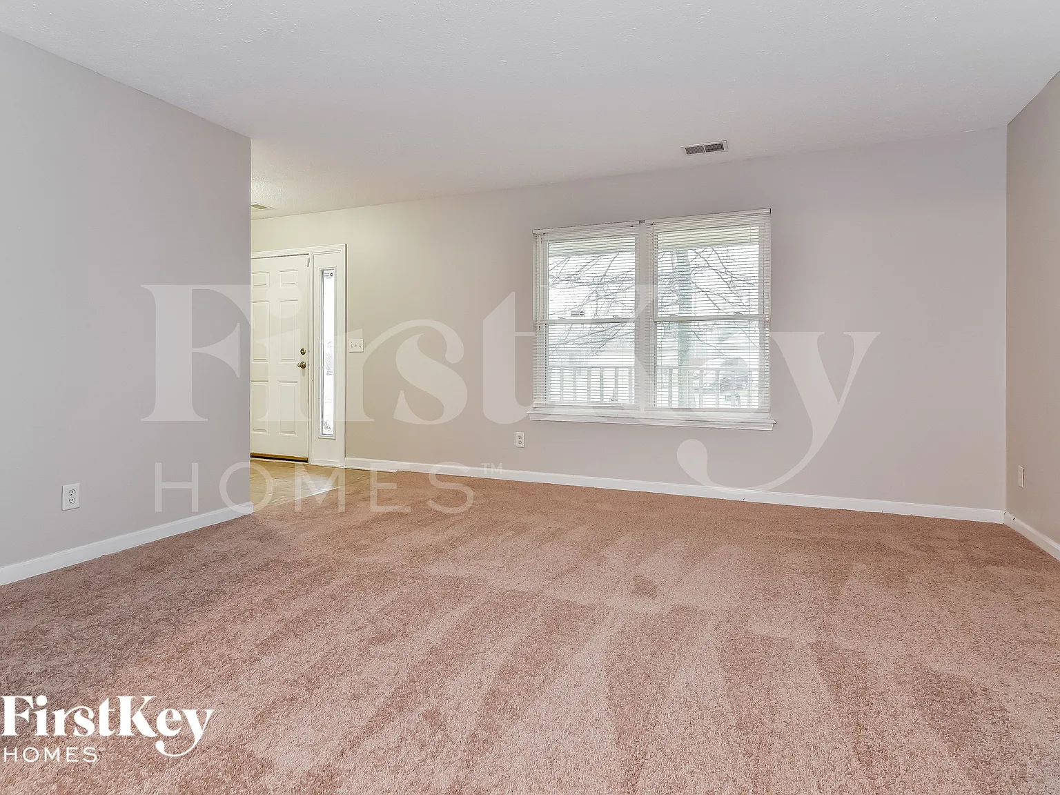 4 bed, 2.5 bath, 2220 sqft, $1,910 — Photo 3
