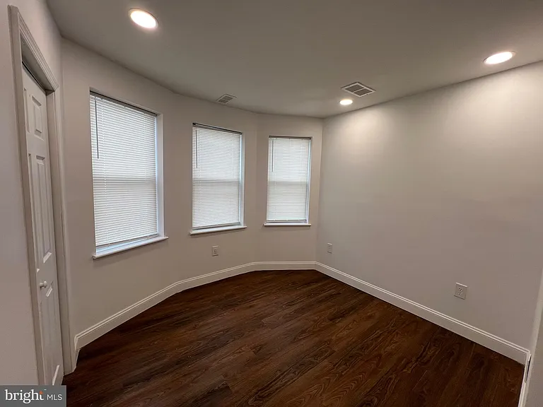 2145 Elkins Ave #B — Photo 17