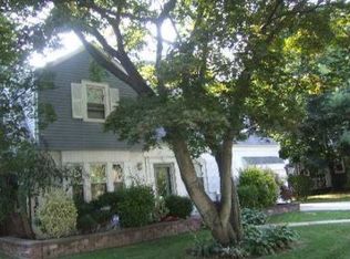 35 Delaware Ave, Freeport, NY 11520