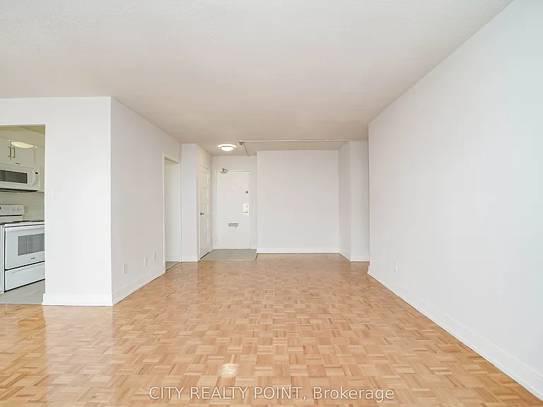 6200 Bathurst St #310 — Photo 11