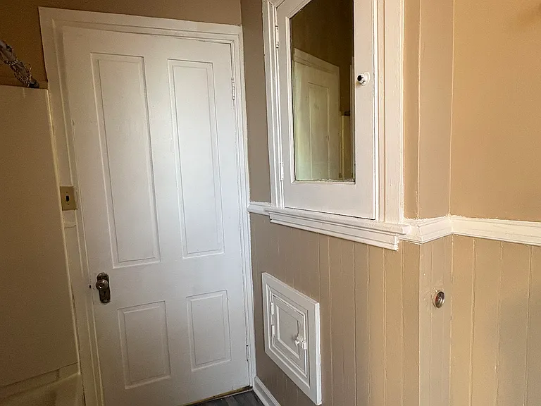 48 E Princess St #2 — Photo 8
